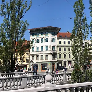 Apartment Triple Bridge, Ljubljana