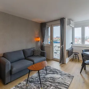 Apartment Elegant Tour As Gilly With Open Views And A Balcony In The Center, Ljubljana